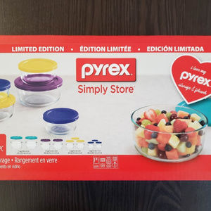 Limited Edition Pyrex® Simply Store Love 18 Pc Set